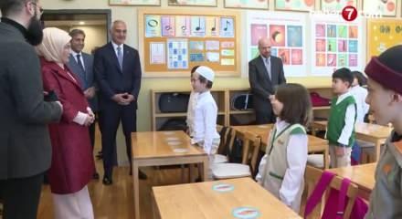 Emine Erdoğan, Palet T&uuml;rk M&uuml;ziği İlkokulu'nu ziyaretinde konuştu