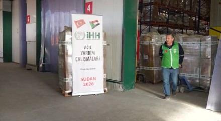 İHH Sudan'ı unutmadı! 13 TIR&rsquo;lık insani yardım b&ouml;lgeye g&ouml;nderildi
