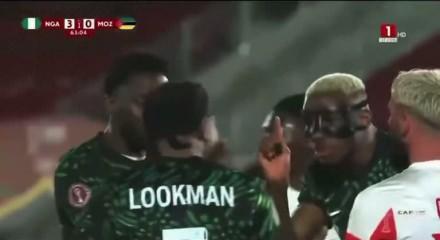 Osimhen Nijerya milli takımındaki m&uuml;sabakasında Lookman'a fena sinirlendi