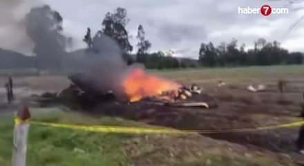 &Uuml;nl&uuml; şarkıcının i&ccedil;inde bulunduğu u&ccedil;ak d&uuml;şt&uuml;: 6 &ouml;l&uuml;!