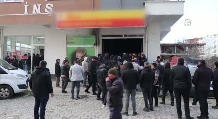 Oto bakım servisinde 2 kişi &ouml;l&uuml; bulundu