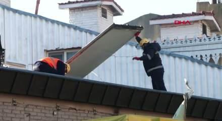 Baylan Pastanesi'nin ka&ccedil;ak b&ouml;l&uuml;mleri yıkıldı