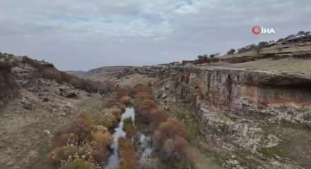 Diyarbakır Kocak&ouml;y&rsquo;de 1 milyon yıllık buzul vadisi dronla g&ouml;r&uuml;nt&uuml;lendi