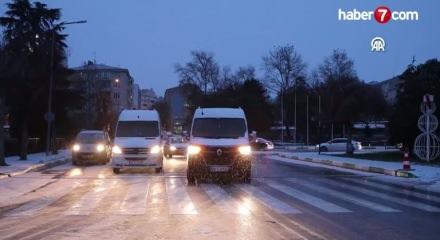 Edirne'de kar ve buzlanma zincirleme trafik kazalarına neden oldu