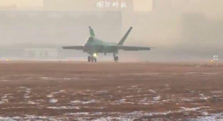 F-35'in en b&uuml;y&uuml;k rakibi seri &uuml;retime ge&ccedil;iyor