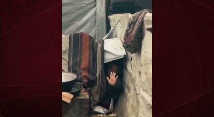 Gazze'de masumlar soğuktan can veriyor