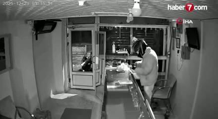 Iğdır'da kuyumcu hırsızlığı kamerada!