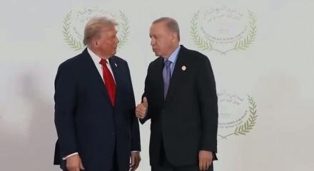 İngiliz basını:  Trump'ı İran'a saldırmaktan T&uuml;rkiye ve K&ouml;rfez &uuml;lkeleri vazge&ccedil;irdi
