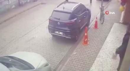 &Ouml;ğretmene silahlı saldırı d&uuml;zenleyen su&ccedil; makinesi veli yakalandı