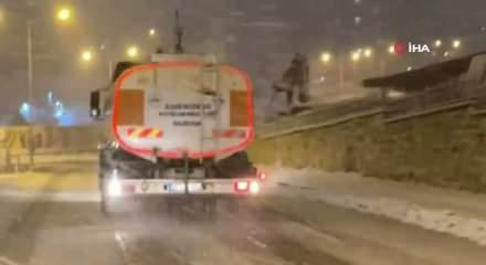 Olumsuz hava koşulları ulaşımı aksattı: Bir&ccedil;ok ilde k&ouml;y yolları kapandı