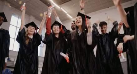 &Uuml;niversiteler 3 yılda bitirilebilecek! İşte yeni d&uuml;zenlemenin detayları