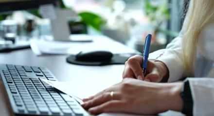 Uzman isim uyardı: Kronik strese dikkat! Beyni k&uuml;&ccedil;&uuml;lt&uuml;yor, hafızayı zayıflatıyor 