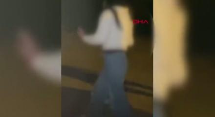 Adana'da gen&ccedil; kızların 'erkek arkadaş' kavgası: Yere yatırıp tekmelediler