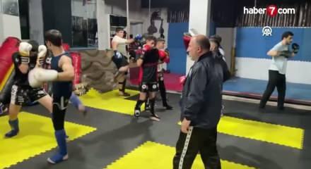 Adana'ya pamuk tarlasında &ccedil;alışmaya gitti, d&ouml;v&uuml;ş&ccedil;&uuml; oldu