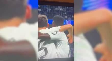 Arda G&uuml;ler'in kolundaki sağlık cihazı endişelendirdi: Gizlenen bir hastalığı mı var?