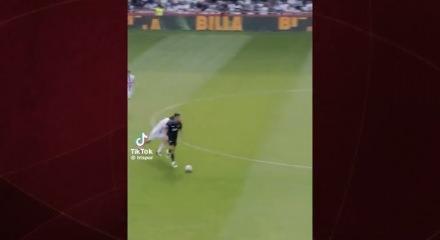 Beşiktaş'ta ma&ccedil;a saatler kala gen&ccedil; oyuncu kadrodan &ccedil;ıkarıldı