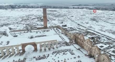 Beyazla tarihin buluşması eşsiz manzara oluşturdu