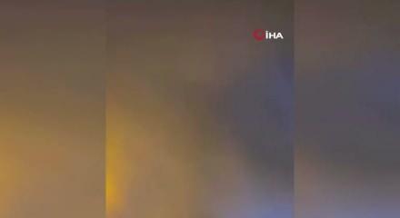 Bursa'da ara&ccedil; alev aldı, esnaf yangın t&uuml;pleriyle koştu