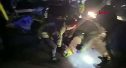 Bursa&rsquo;da otomobil bariyerlere &ccedil;arptı: 2 ağır yaralı