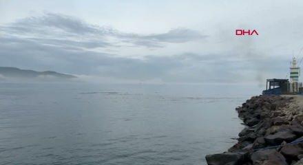 &Ccedil;anakkale Boğazı, sis nedeniyle &ccedil;ift y&ouml;nl&uuml; olarak ulaşıma kapatıldı