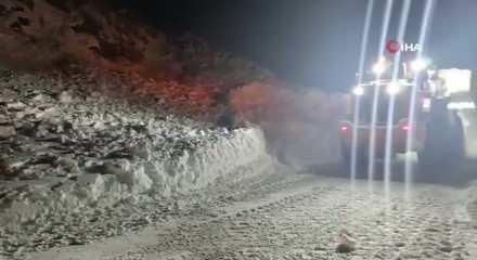 G&uuml;m&uuml;şhane&rsquo;de Yağmurdere karayoluna &ccedil;ığ d&uuml;şt&uuml;! Ulaşuma kapandı