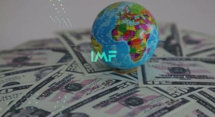 IMF bu yıla ilişkin k&uuml;resel ekonomik b&uuml;y&uuml;me tahminini y&uuml;kseltti