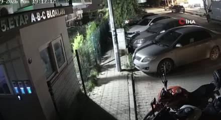 İzmir&rsquo;de takıntılı erkek dehşeti kamerada: Pusu kurup defalarca kurşun yağdırdı