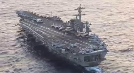 Savaş sesleri y&uuml;kseliyor! ABD'nin u&ccedil;ak gemisi b&ouml;lgeye ulaştı!