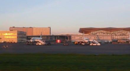 Son dakika! Gerilim zirveye y&uuml;kseldi! Savaş sesleri! Bir&ccedil;ok u&ccedil;uş iptal edildi