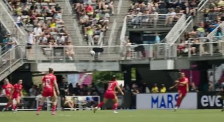 Tek bir imzayla 'd&uuml;nyanın en &ccedil;ok maaş alan kadın futbolcusu' oldu