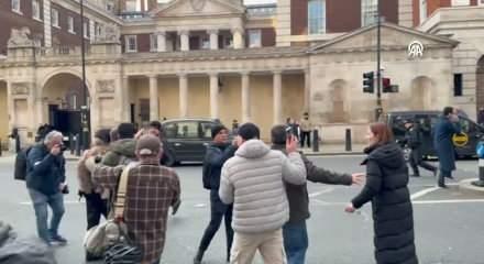 Ter&ouml;r &ouml;rg&uuml;t&uuml; YPG yandaşları Londra'da vatandaşlara saldırdı