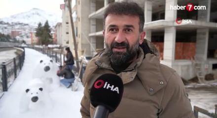 Tır şof&ouml;r&uuml;n&uuml;n kardan yaptığı ayı ailesi ilgi odağı oldu