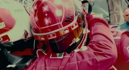 Formula 1 efsanesi Michael Schumacher ayağa kalktı