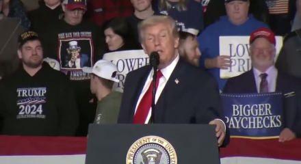 ABD Başkanı Donald Trump'tan a&ccedil;ıklama: İran'a doğru yeni donanma yola &ccedil;ıktı