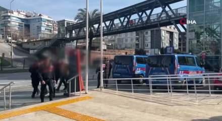 Antalya'da avokado vurgunu yarıda kaldı: 3 ş&uuml;pheli yakalandı