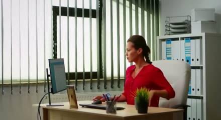 &Ccedil;alışan kadınlara yeni destekler yolda: Kreş yardımı, uzaktan &ccedil;alışma...