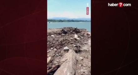 Endonezya'da denize acil iniş yapan u&ccedil;ak kamerada!