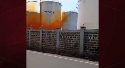 Endonezya'da nitrik asit sızıntısı kameralara yansıdı