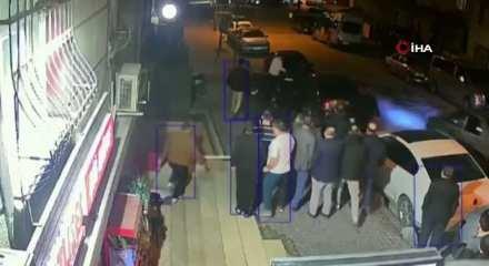 Esenyurt&rsquo;ta uyuşturucu satıcılarını ihbar eden esnafı tehdit eden şahıs tekme tokat dayak yedi