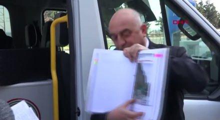 Eşi ile 2 kızını heyelan faciasında kaybeden anne, keşifte g&ouml;zyaşı d&ouml;kt&uuml;: Hayatımı mahvettiler