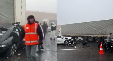 Gaziantep - Şanlıurfa otoyolunda zincirleme kaza; &ouml;l&uuml; ve yaralılar var