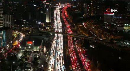 İstanbul trafiği 'ara tatil' dinlemedi