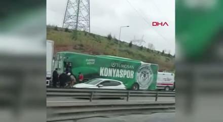 Konyaspor U-19 futbol takımını taşıyan otob&uuml;s kaza yaptı