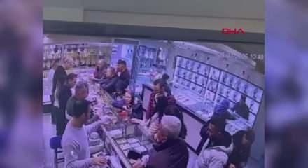 Mersin&rsquo;de kuyumcudan 100 gram altın &ccedil;alan şahıs sorguda her şeyi anlattı