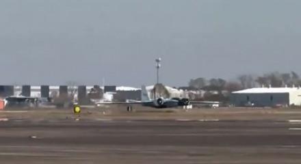 NASA u&ccedil;ağının iniş takımları a&ccedil;ılmadı! G&ouml;vde &uuml;zerine iniş yaptı