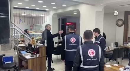 Ticaret Bakanlığı a&ccedil;ıkladı: Restoran ve kafelerde ek &uuml;cret d&ouml;nemine son!