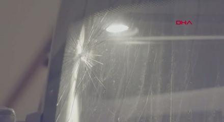 Trabzonspor takım otob&uuml;s&uuml;ne Antalya&rsquo;da taşlı saldırı