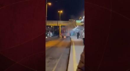 &Uuml;sk&uuml;dar&rsquo;da metrob&uuml;ste yangın