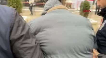 &Uuml;vey oğlu bı&ccedil;aklamıştı; 15 g&uuml;n sonra &ouml;ld&uuml;