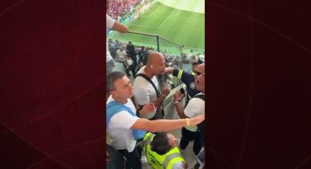 Felipe Melo ile Corinthians taraftarları arasında arbade &ccedil;ıktı